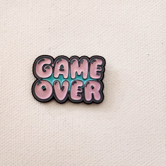 Game Over Pin Brooch Badges Metal Pins Brooches Gaming Gamer Game Boy Streamer - Picture 6 of 16